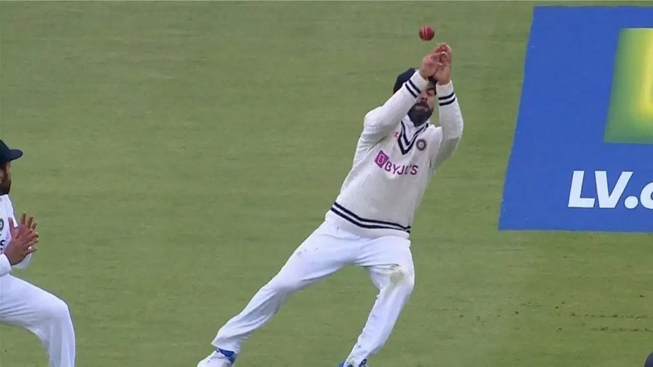 Crowd-Erupts-at-Lord-s-as-Kohli-Completes-Stunning-Catch-Replay-Breaks-Internet